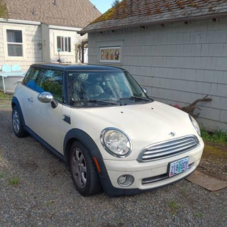 2010 Mini Cooper - Image 2