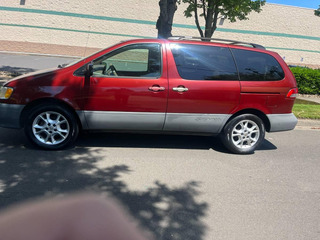 2001 toyota sienna van