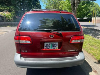 2001 toyota sienna van - Image 2