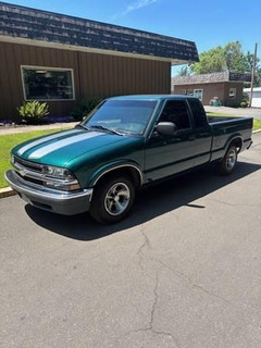 1998 Chevrolet S10 - Image 2