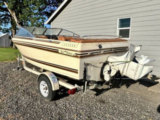 1983 Bay Liner OMC Sun Runner - Image 12