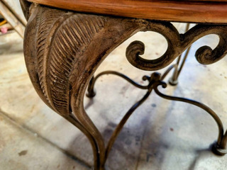 Elegant side table - Image 3