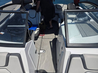 2022 Yamaha 252 XE wake boat - Image 4