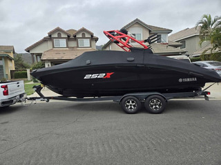 2022 Yamaha 252 XE wake boat - Image 9