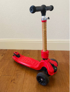 Jetson, Kids Saturn 3 Wheel Light-up Folding Scooter - Image 3