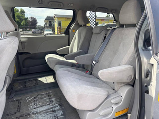 2013 Toyota Sienna LE Minivan - Image 12