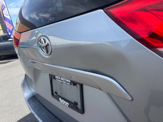 2013 Toyota Sienna LE Minivan - Image 18