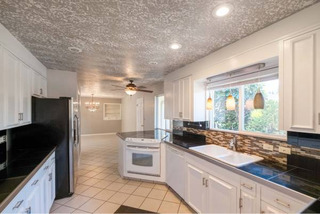 Spacious 6 bed home with dual living potential - Image 2