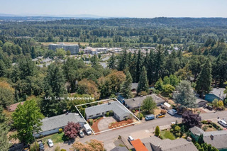 Spacious 6 bed home with dual living potential - Image 24