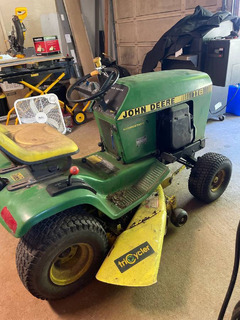 John Deere Riding Lawnmower - Image 3