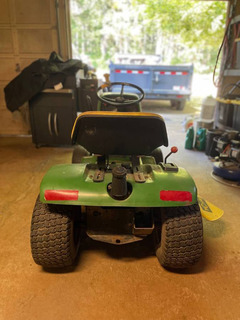 John Deere Riding Lawnmower - Image 5