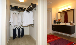 SPACIOUS 1 BED/ 1 BATH APARTMENT IN MANHATTAN NEW YORK - Image 9