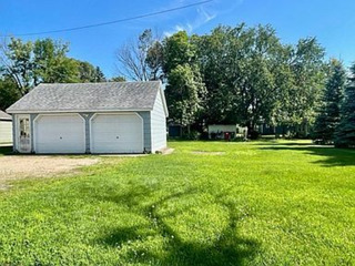 Newly Remodeled Upper-Level Unit Home - Image 5