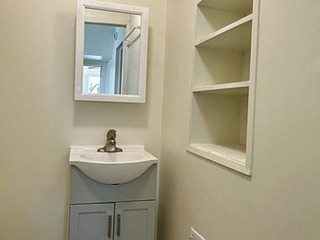 Newly Remodeled Upper-Level Unit Home - Image 6