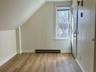Newly Remodeled Upper-Level Unit Home - Image 8