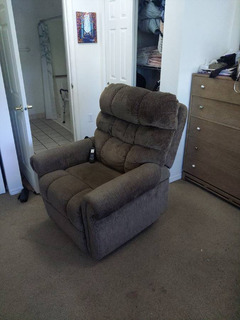 Nice lift chair