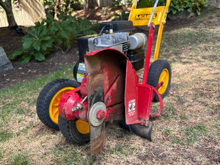 McLane 3.5HP Gas Powered Landscape Edger - Image 2
