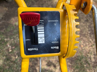 McLane 3.5HP Gas Powered Landscape Edger - Image 4