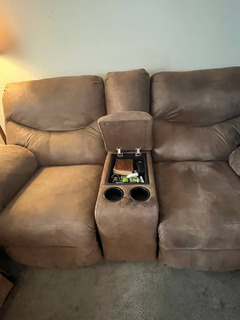 Double Recliner loveseat - Image 3