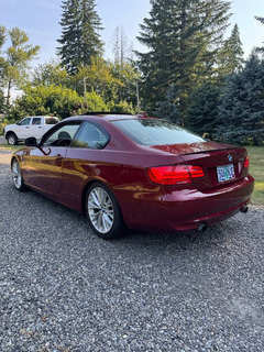 2011 BMW 335i, 6Speed/CleanTitle - Image 2