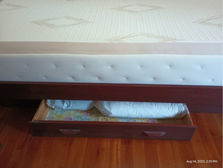 Bed and mattress - Image 3