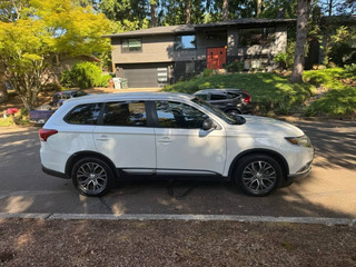 2017 Mitsubishi outlander - Image 4
