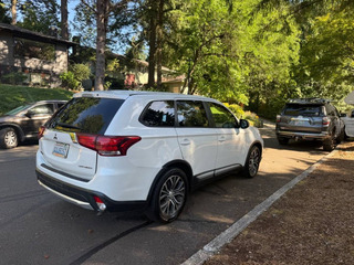 2017 Mitsubishi outlander - Image 5