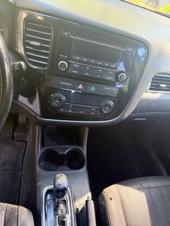 2017 Mitsubishi outlander - Image 8