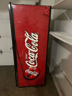 Coke vending machine - Image 4