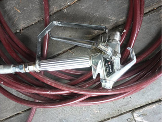 Titan 440 impact airless paint sprayer - Image 2