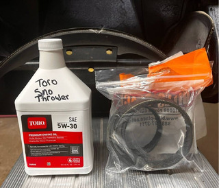 Toro Snowthrower like new - Image 4