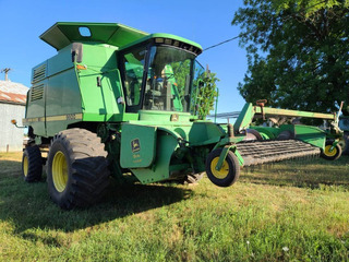 JD 9600 combine with 2 headers - Image 2