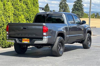 2019 Toyota Tacoma 4x4 - Image 4