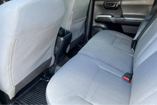 2019 Toyota Tacoma 4x4 - Image 7