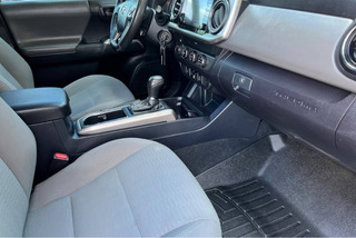 2019 Toyota Tacoma 4x4 - Image 11