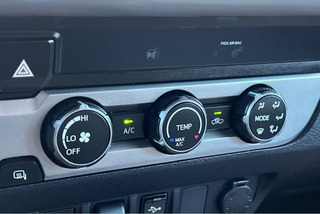 2019 Toyota Tacoma 4x4 - Image 13