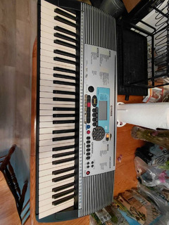 Yamaha electric Keyboard