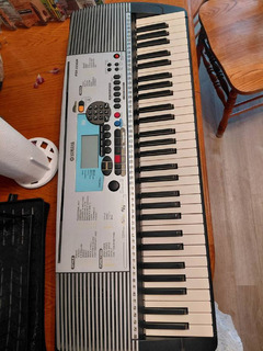 Yamaha electric Keyboard - Image 2