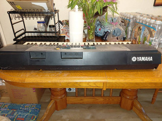Yamaha electric Keyboard - Image 4