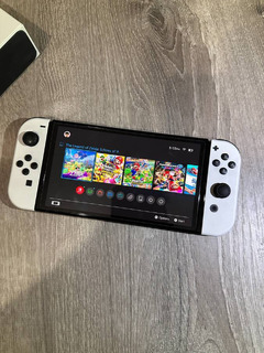 Nintendo Switch OLED - Image 2