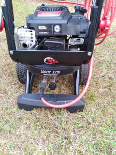 Troy Bilt 3000 psi pressure washer - Image 3