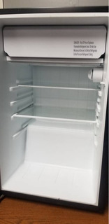 Whirlpool Small Refrigerator - Image 2