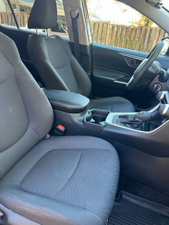 2019 Toyota RAV4 AWD only 28k miles - Image 6