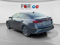 2024 Kia Forte LXS sedan Gravity Gray CALL 928-351-6484 FOR AVAILABILITY - Image 6