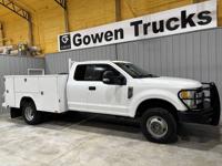 2017 Ford F-350 4x4 Extended Cab XLT DRW Utility Bed Mid TN