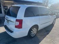 2014 cheysler town and country touring Jacksonville - Image 9