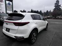 2022 Kia Sportage LX 2.4L I4 181hp 175ft. lbs, AWD, Backup Camera, - Image 9