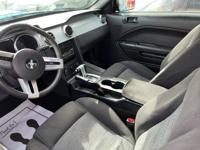 2007 Ford Mustang V6 Deluxe Coupe Norman - Image 3