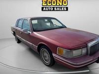1993 LINCOLN TOWN CAR SIGNATURE - BUY HERE - PAY HERE |200 VEHICLES - Image 4