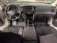 2015 Nissan Pathfinder S Sport Utility 4D Shoreline - Image 9